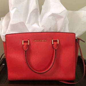 Michael Kors Coral Purse in great condition